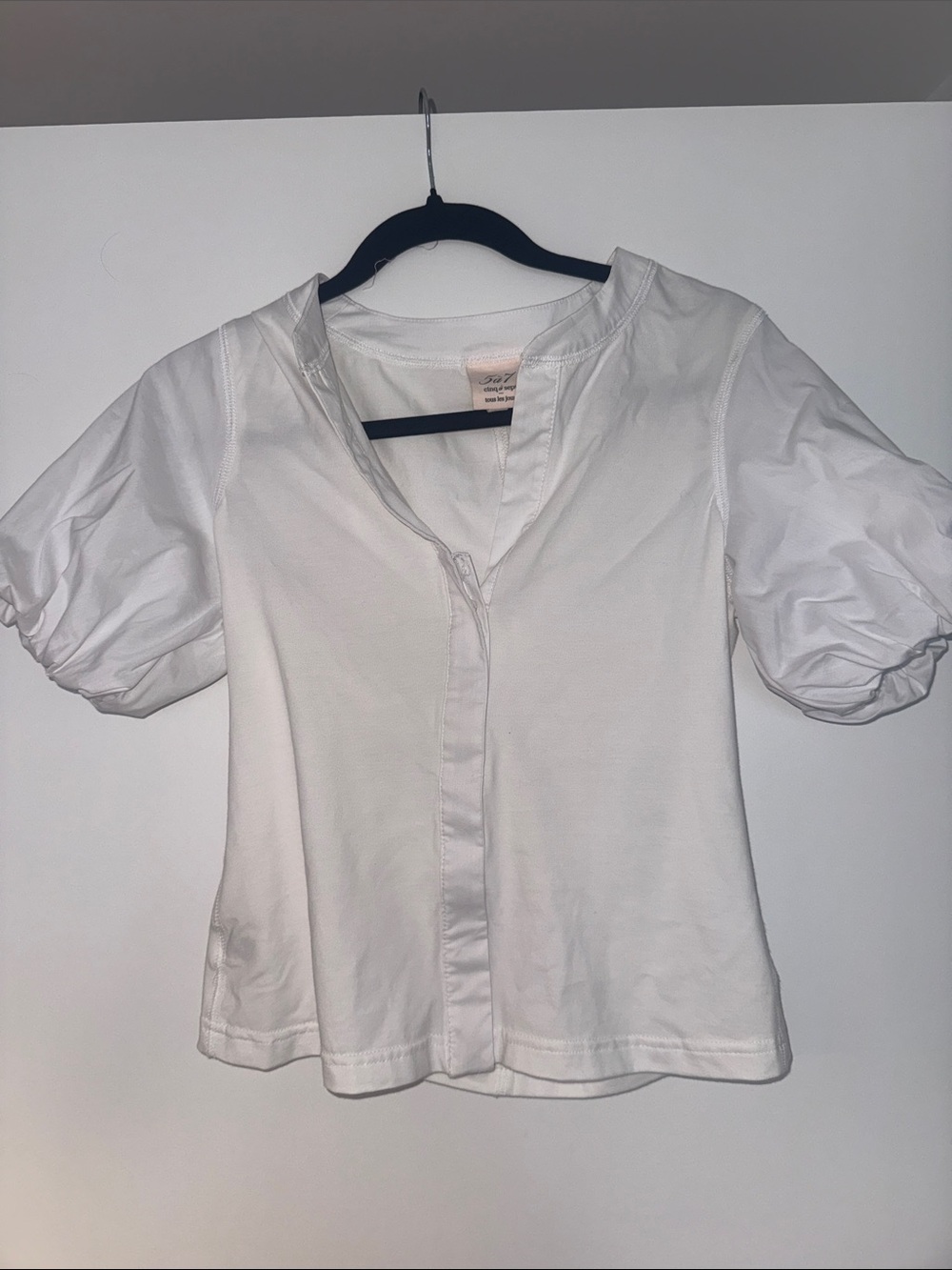 Cinq a sept White Puff-Sleeve Women’s Top - Classic Round Neck